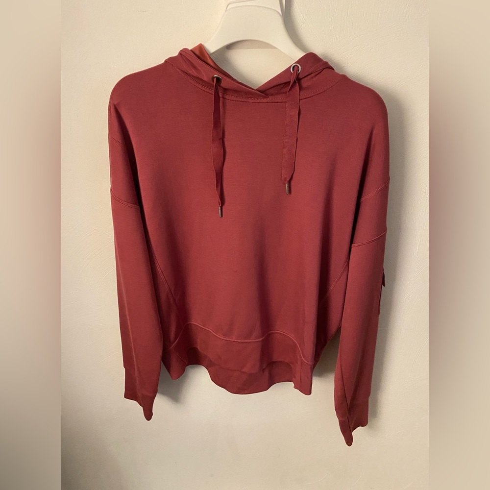 Women’s Active Stretch Long-Sleeved Hoodie